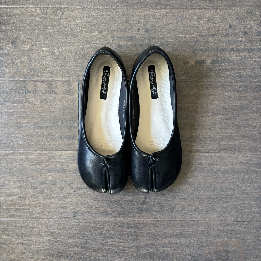 Black Tabi Ballet Flats